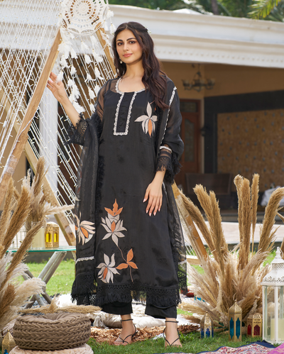 Vrutti Black Applique Organza Kurta Set