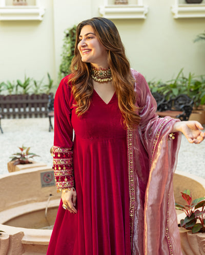 Dilkash Pink Solid Velvet Suit Set