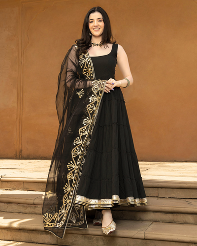 Gown From Saree Design 2024 | centrumpodlog.com