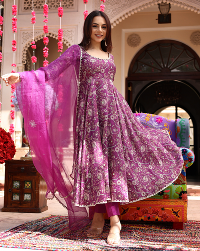 Image may contain: 1 person, standing | Rajasthani dress, Rajasthani bride, Rajputi  dress